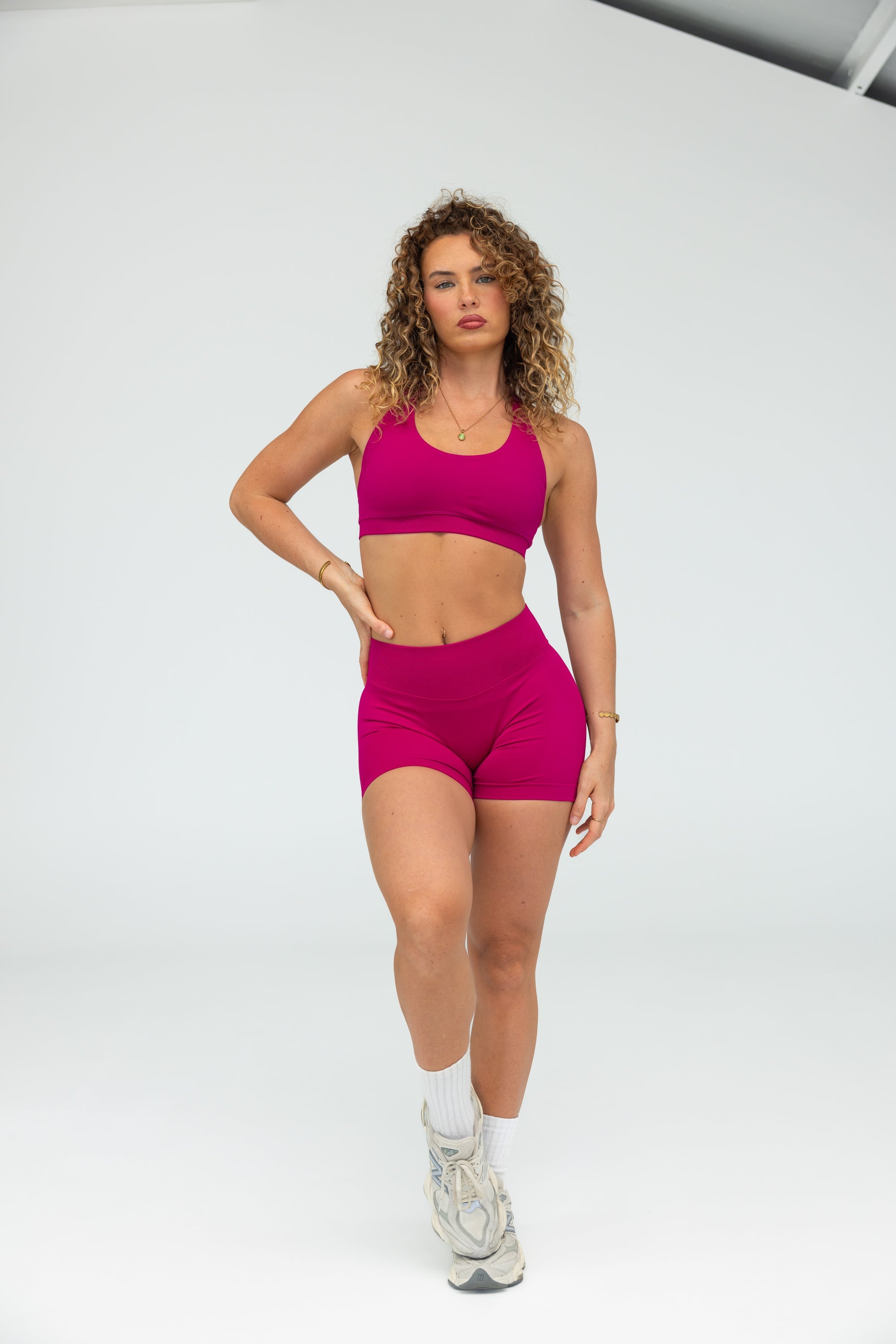 Essence Sculpt Shorts Berry