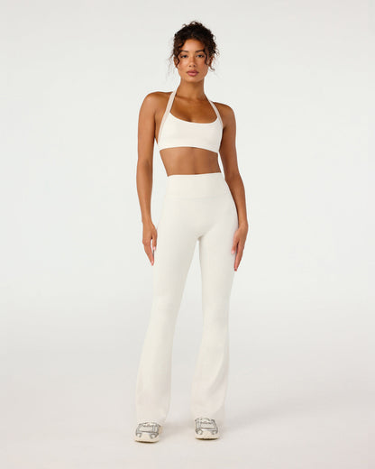 Form Invisible Scrunch Flare Leggings Vanilla