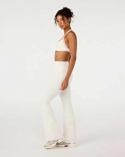 Form Invisible Scrunch Flare Leggings Vanilla