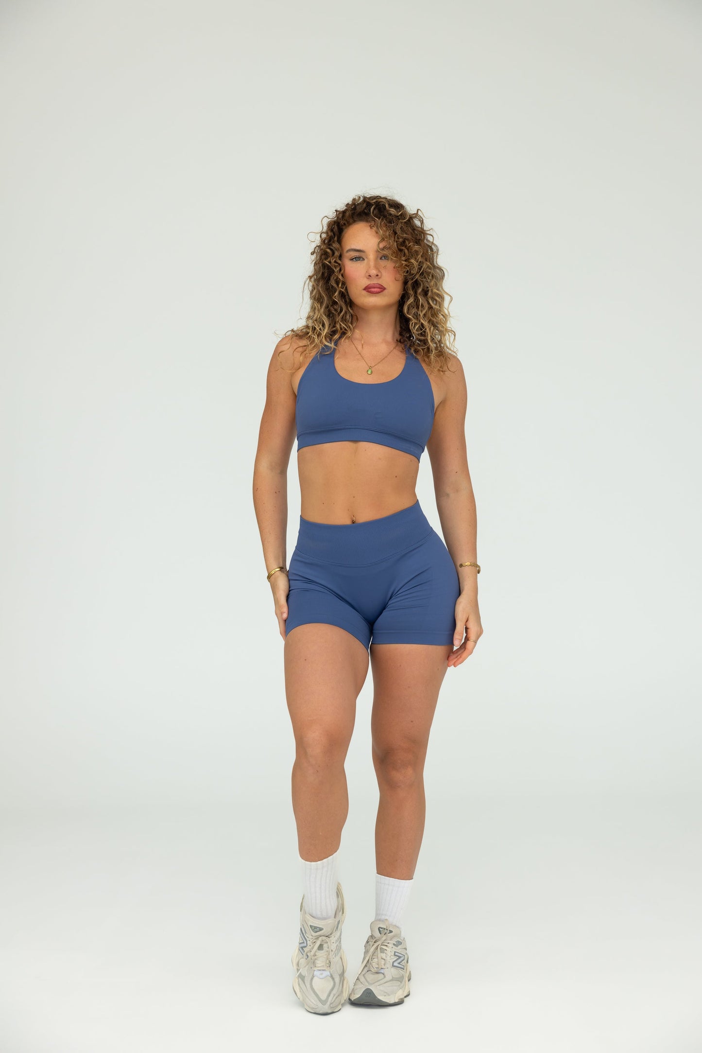 Essence Sculpt Shorts Marineblau