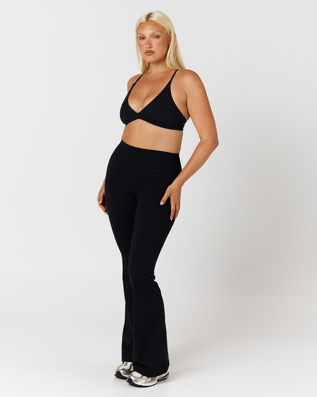 Form Invisible Scrunch Flare Leggings Black