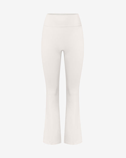 Form Invisible Scrunch Flare Leggings Vanilla
